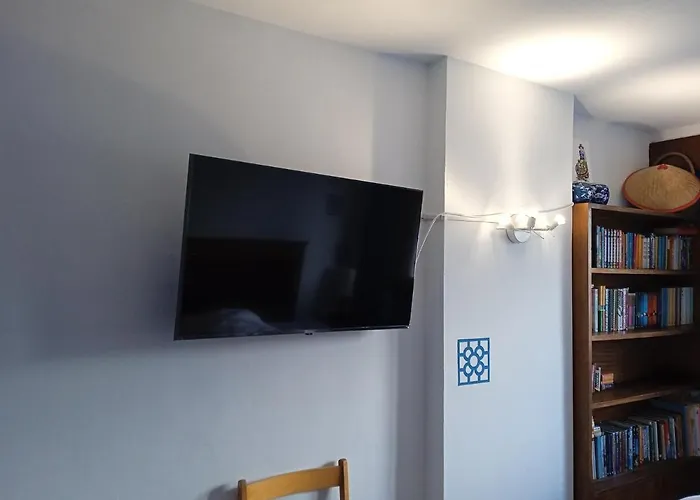 Superviews, Parking 24H Vigilado Incluido Y Netflix En Habitacion Independiente Con Bano Privado En Apartamento Particular, Francais&English